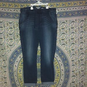 Levi’s pull on jeans